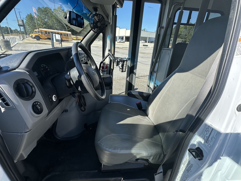 2019 Ford Econoline Image 6