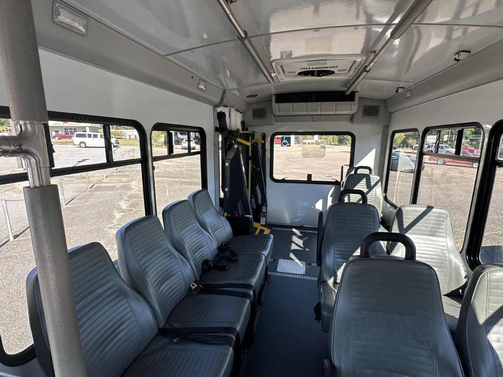 2019 Ford Econoline Image 7