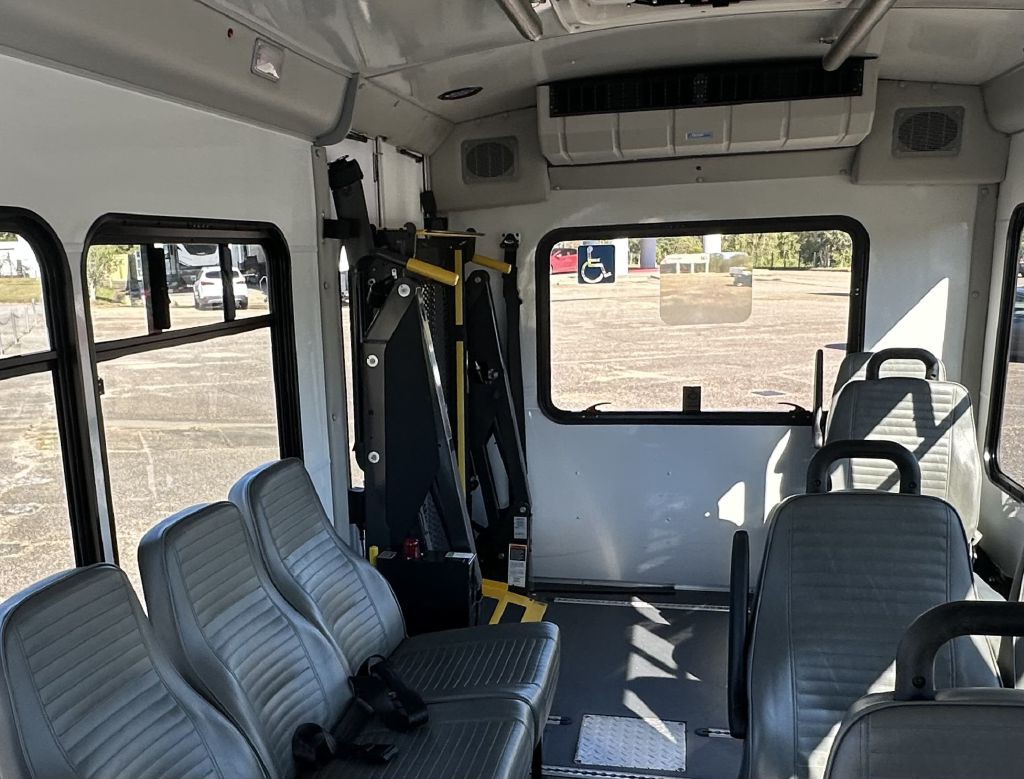 2019 Ford Econoline Image 8
