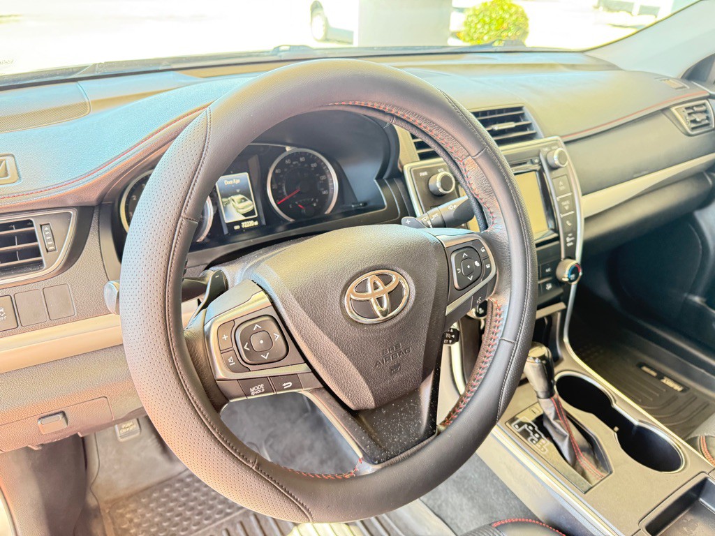 2017 Toyota Camry Image 6