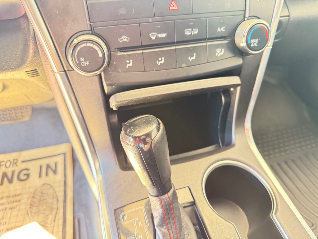 2017 Toyota Camry Image 9