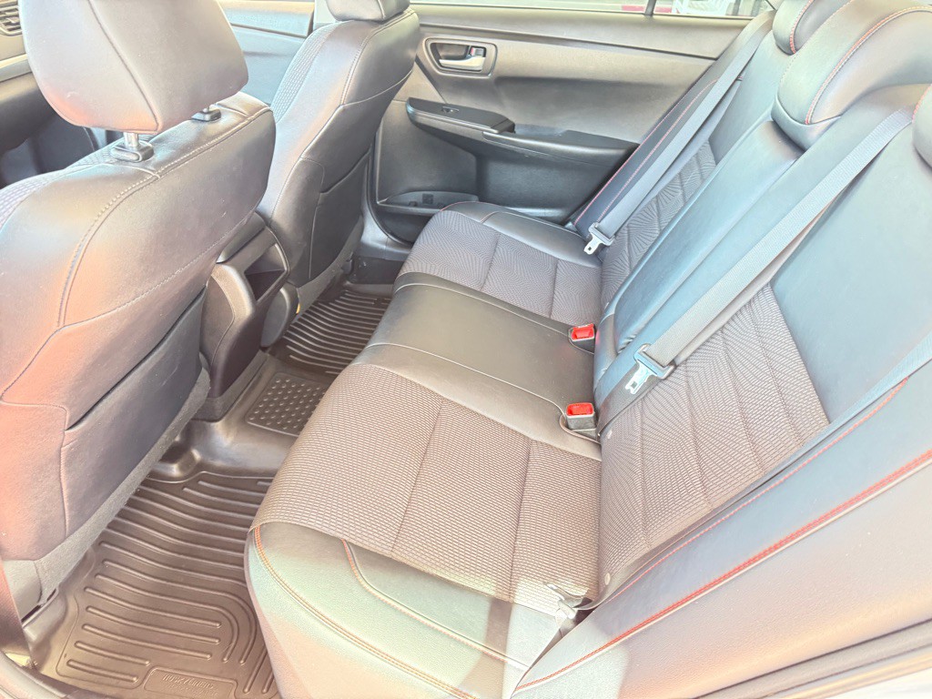 2017 Toyota Camry Image 10