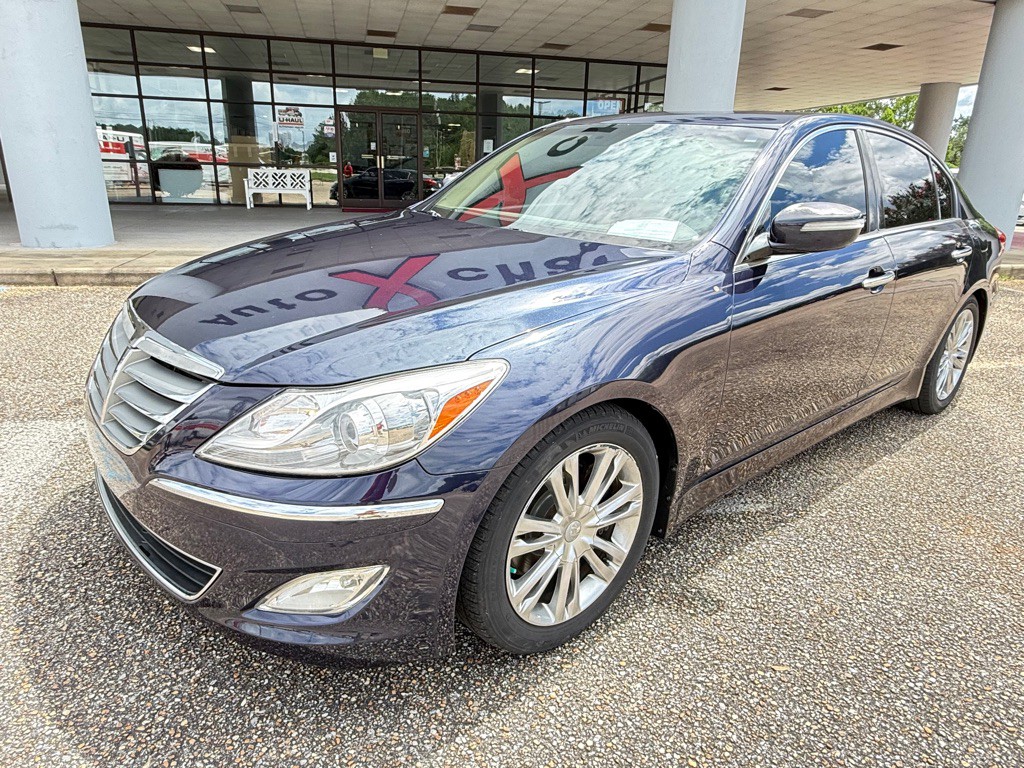 2012 Hyundai Genesis Image 2