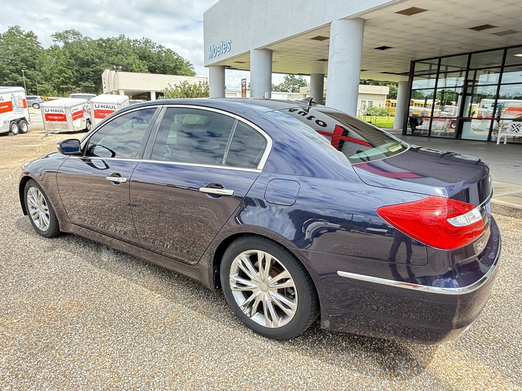 2012 Hyundai Genesis Image 3