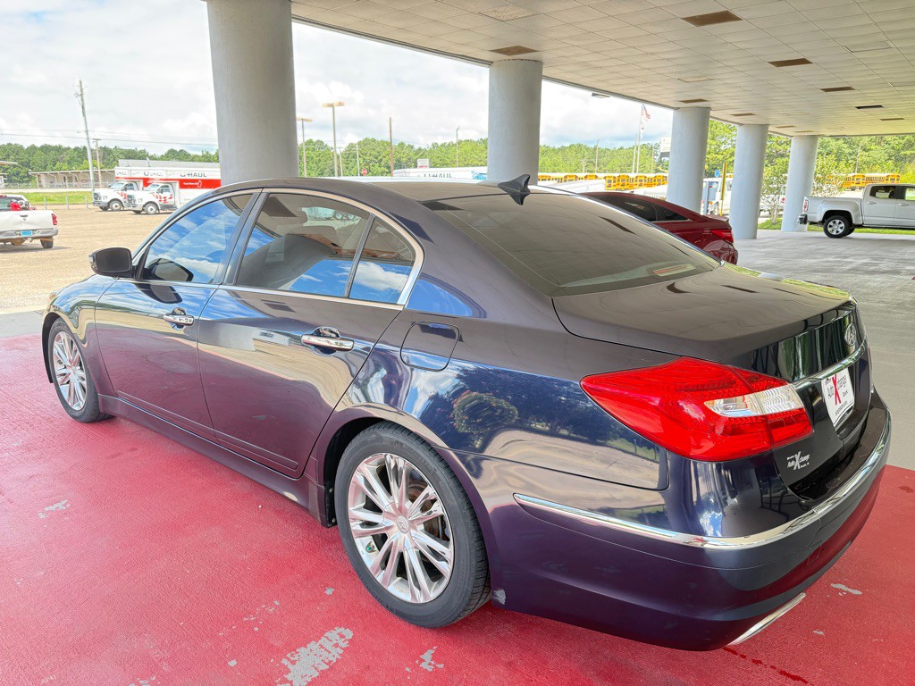 2012 Hyundai Genesis Image 6