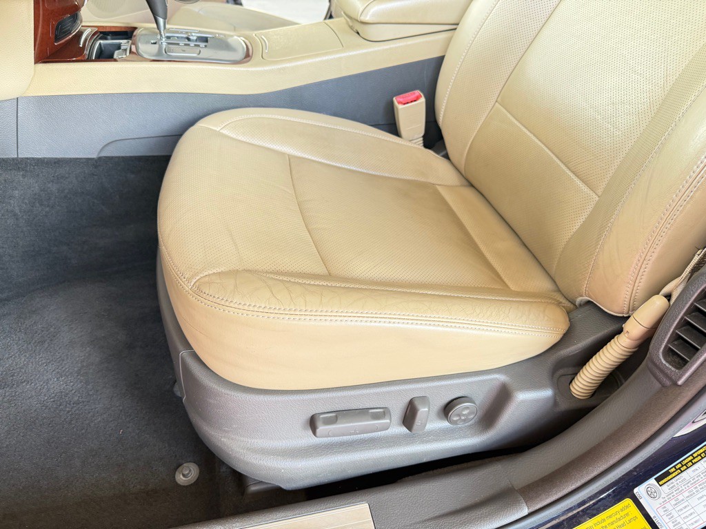 2012 Hyundai Genesis Image 11