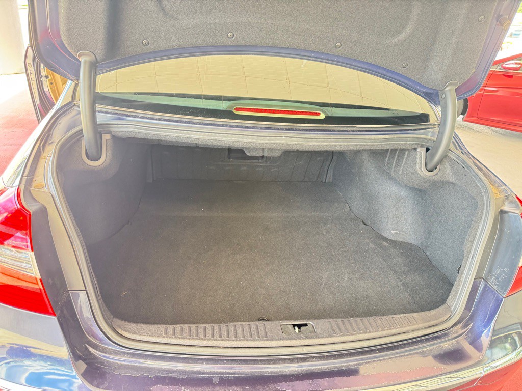 2012 Hyundai Genesis Image 19