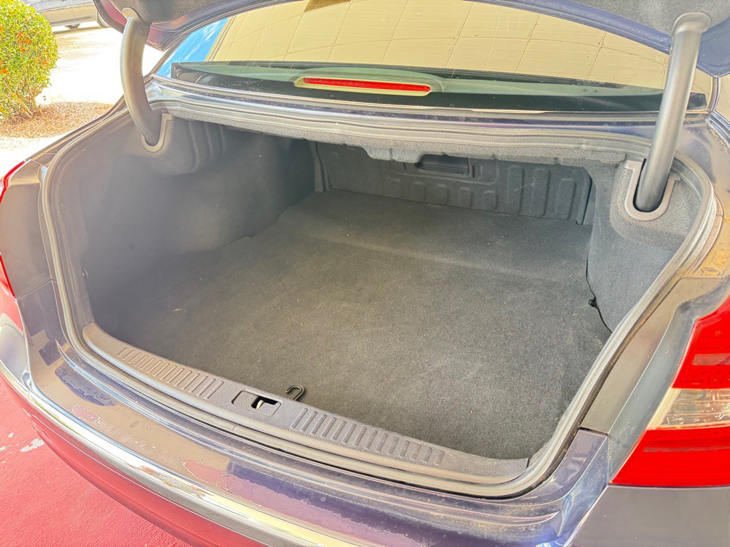 2012 Hyundai Genesis Image 20