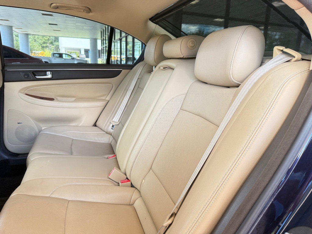 2012 Hyundai Genesis Image 23