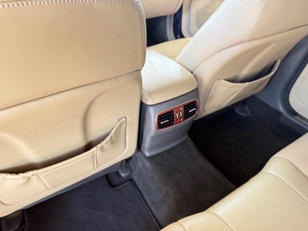 2012 Hyundai Genesis Image 25