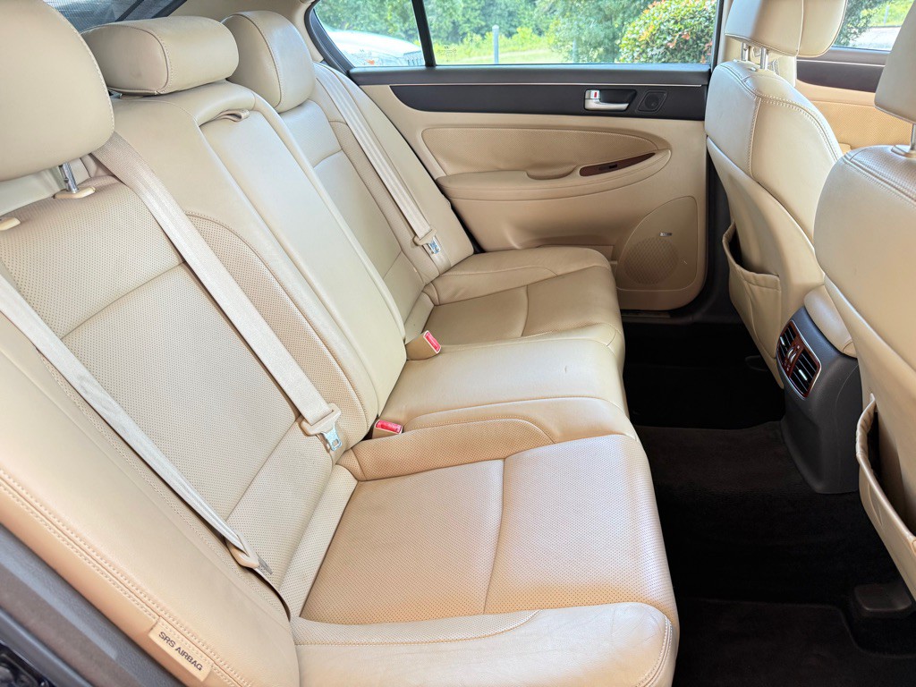 2012 Hyundai Genesis Image 29