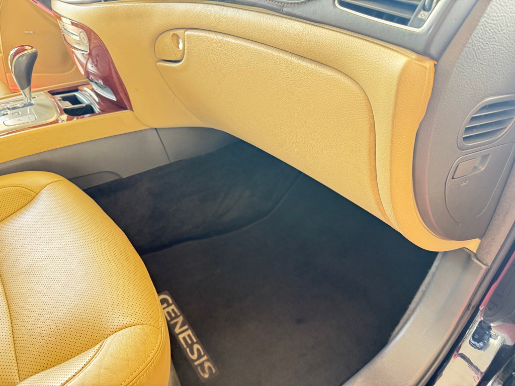 2012 Hyundai Genesis Image 31