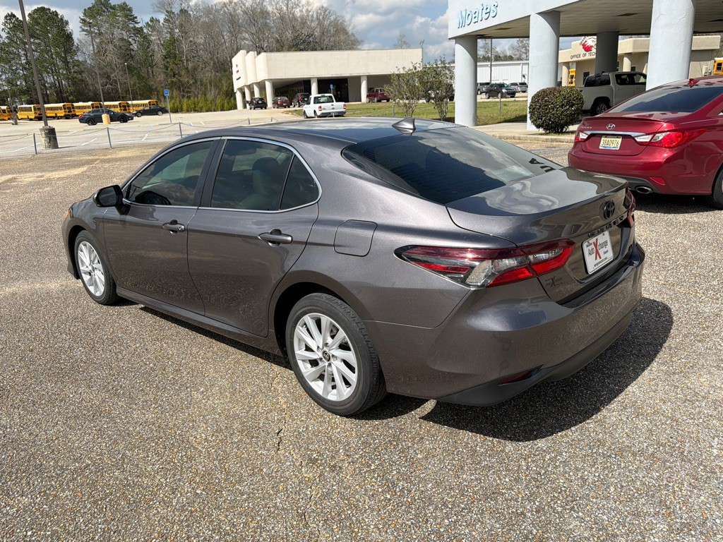 2022 Toyota Camry Image 8