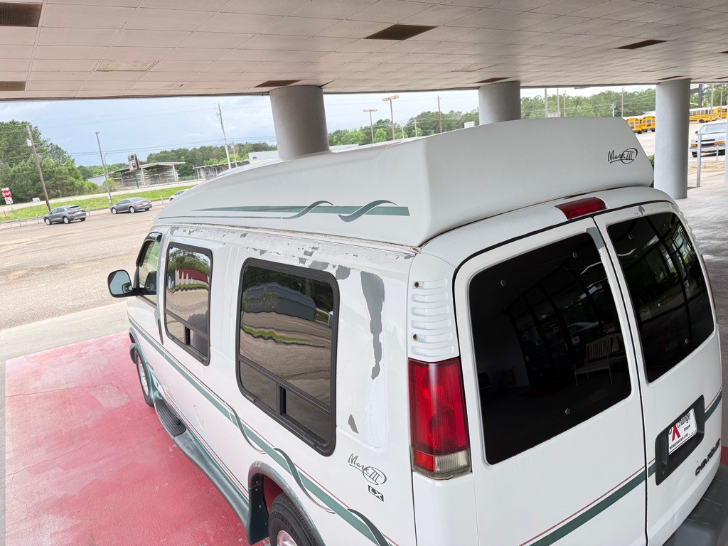 1999 Chevrolet Express Image 6