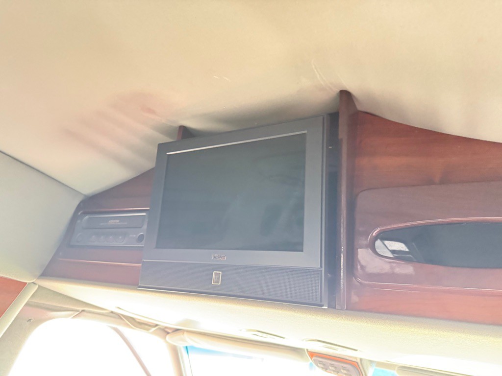 1999 Chevrolet Express Image 26