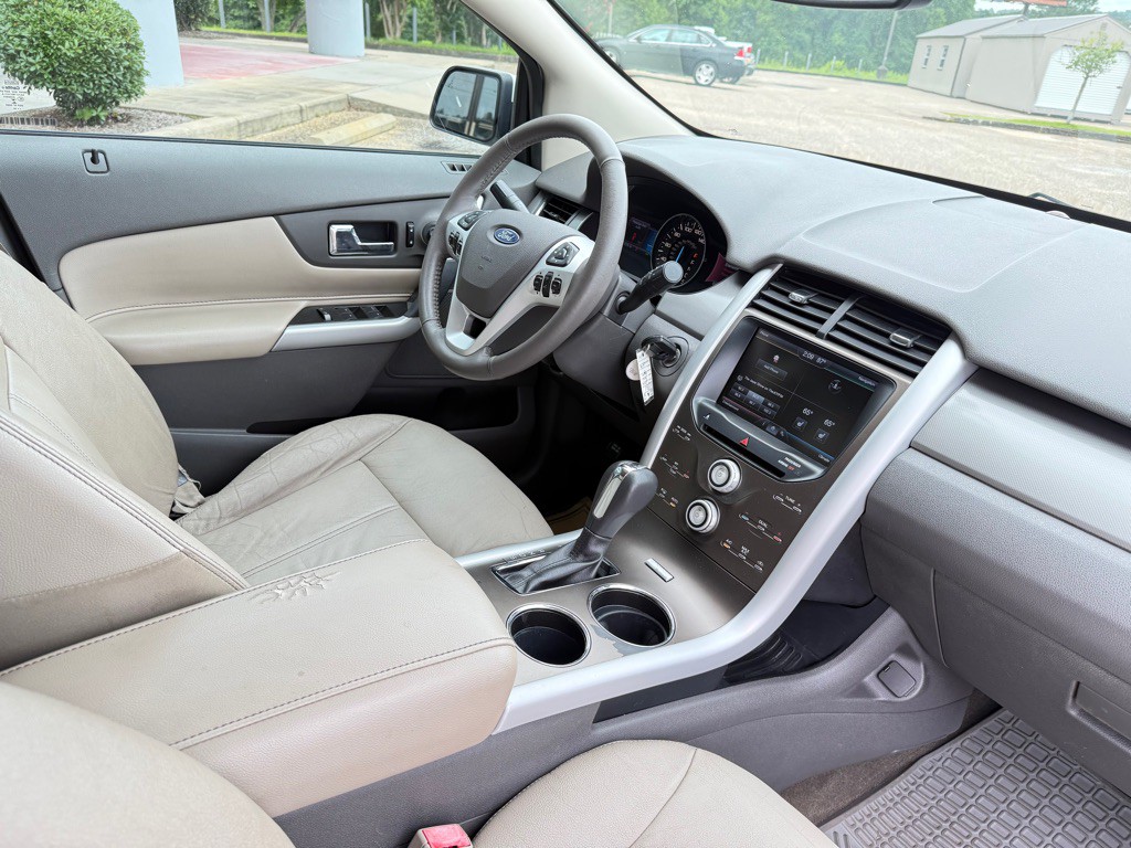 2014 Ford Edge Image 24