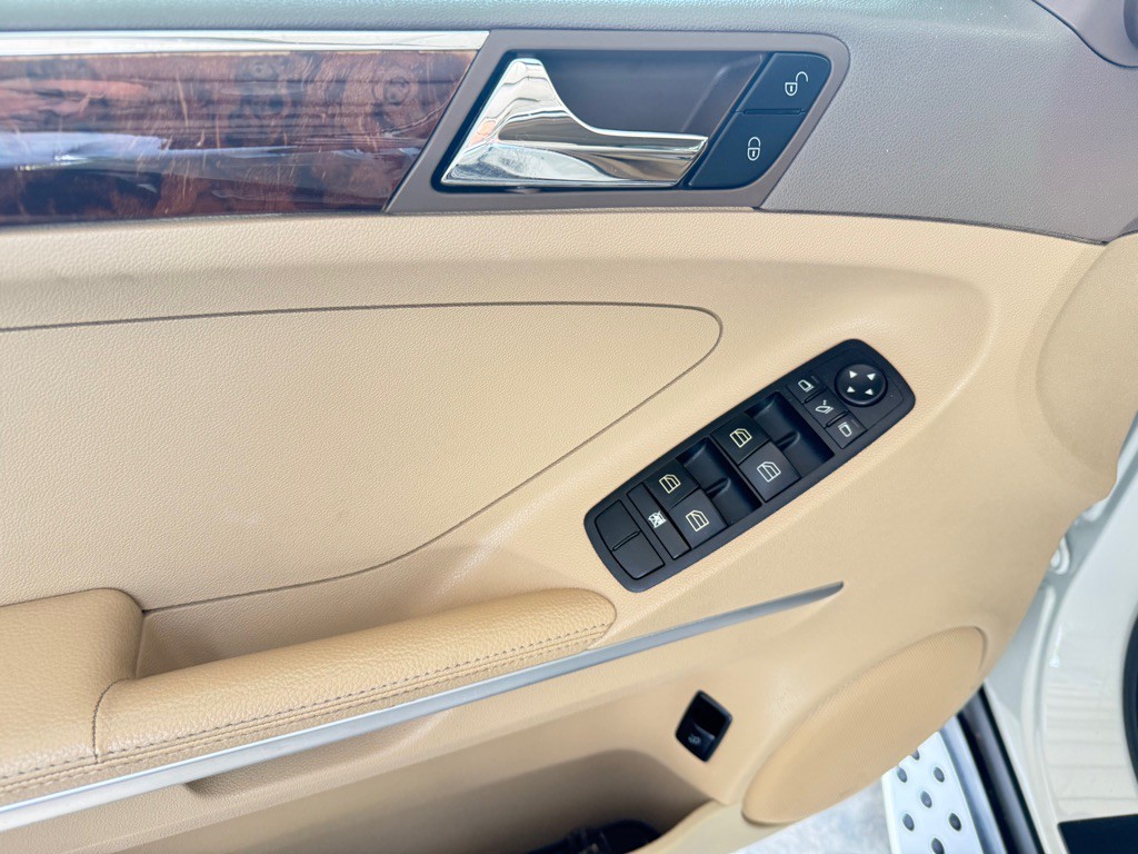 2008 Mercedes-Benz M-Class Image 7