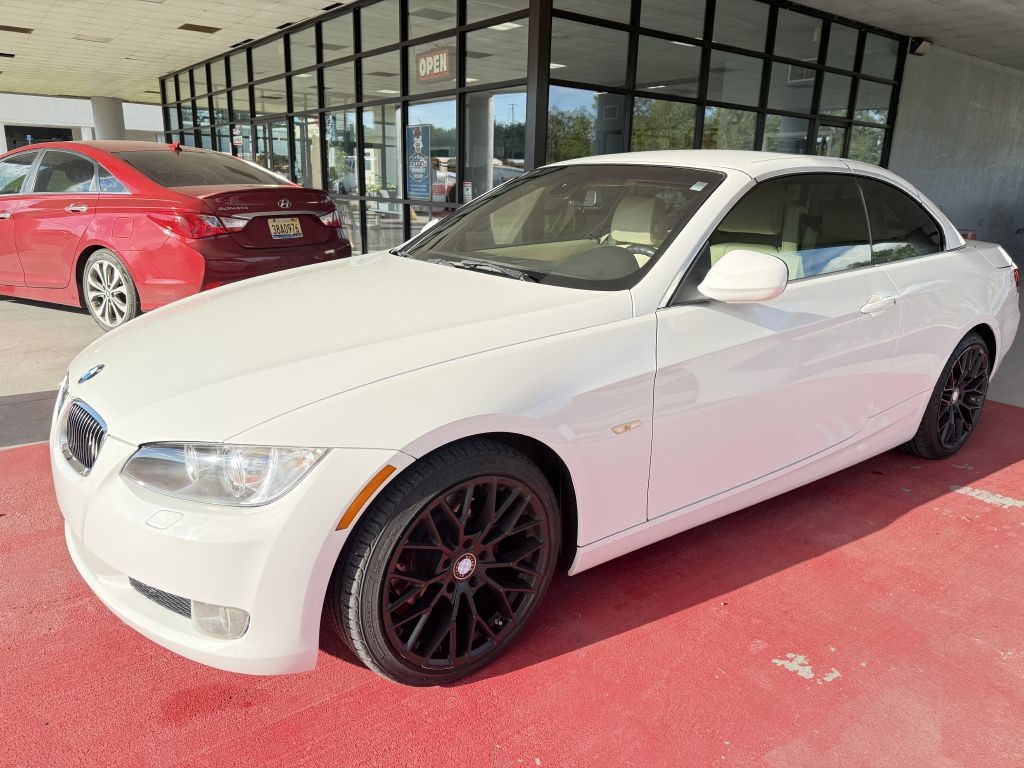 2010 BMW 3 Series Image 2