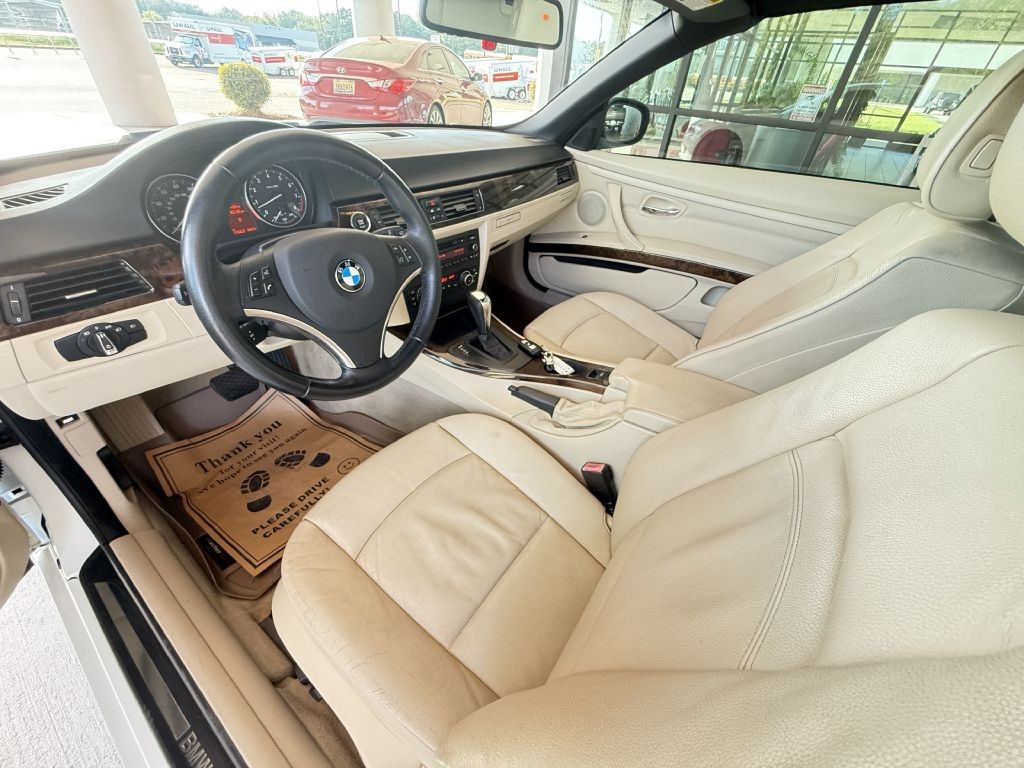 2010 BMW 3 Series Image 4