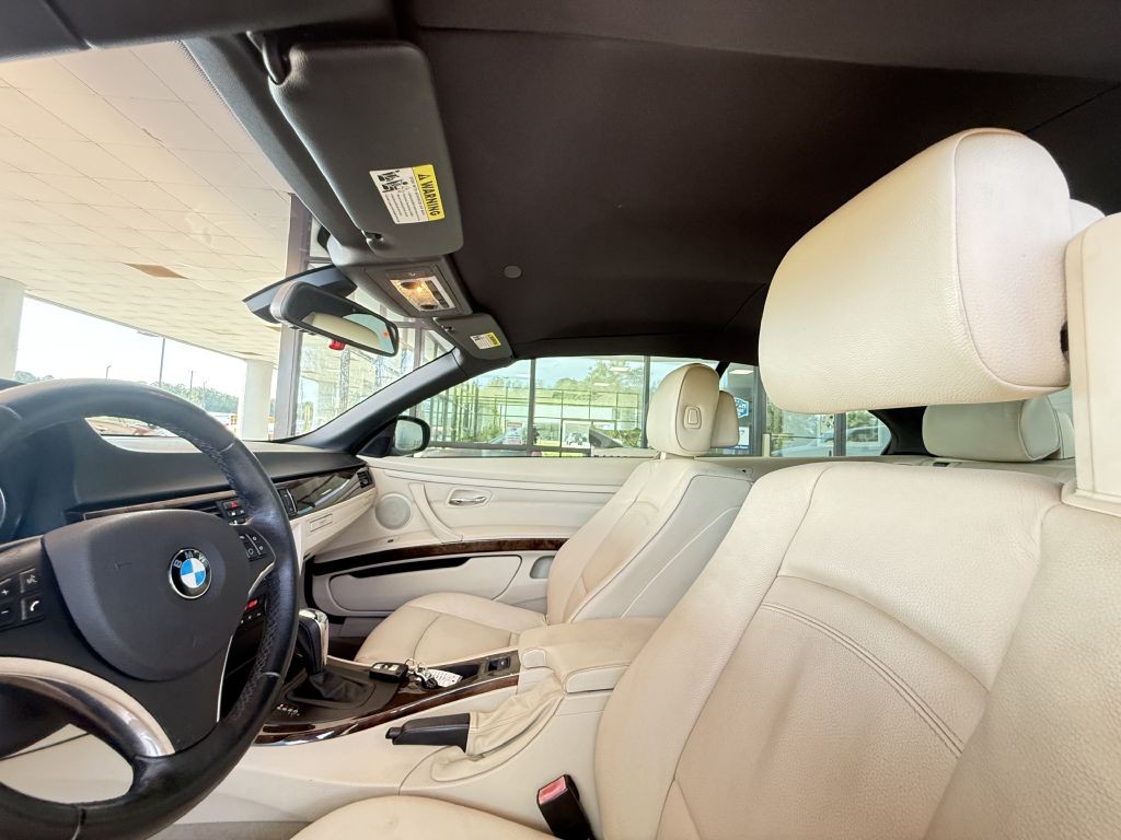 2010 BMW 3 Series Image 9