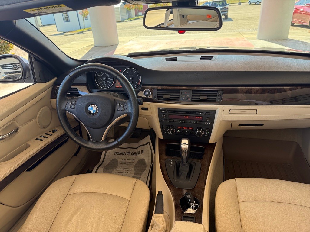 2010 BMW 3 Series Image 19