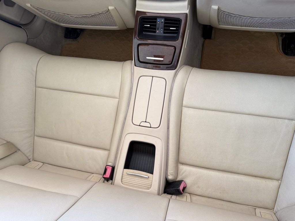 2010 BMW 3 Series Image 20