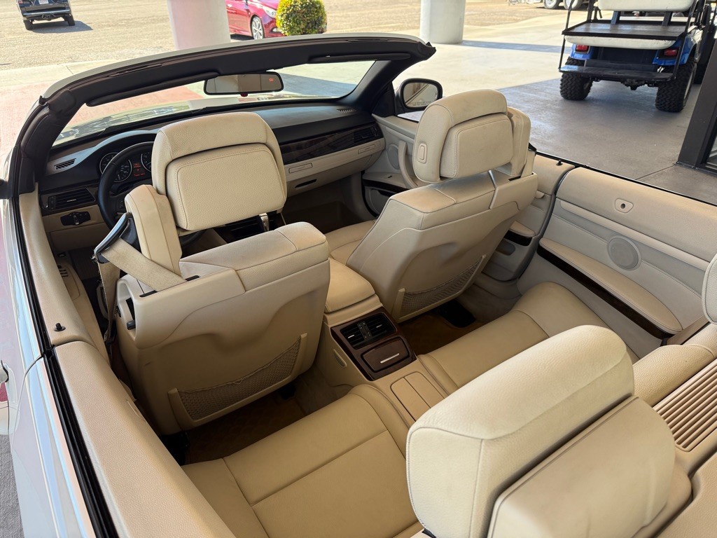 2010 BMW 3 Series Image 21