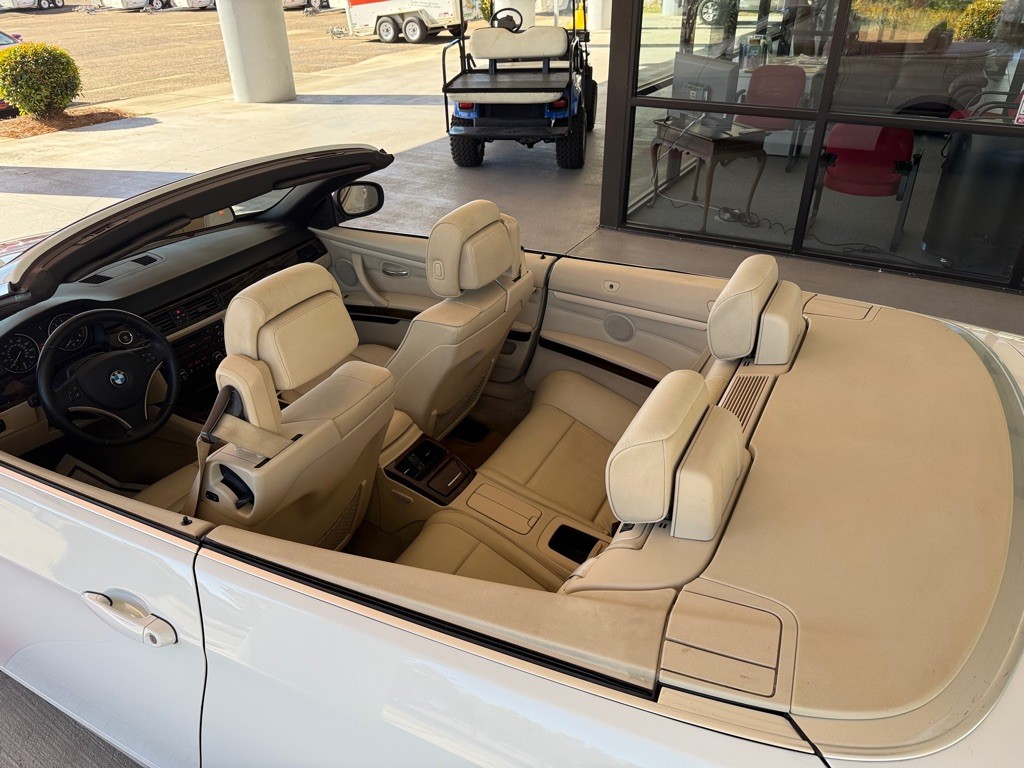 2010 BMW 3 Series Image 27