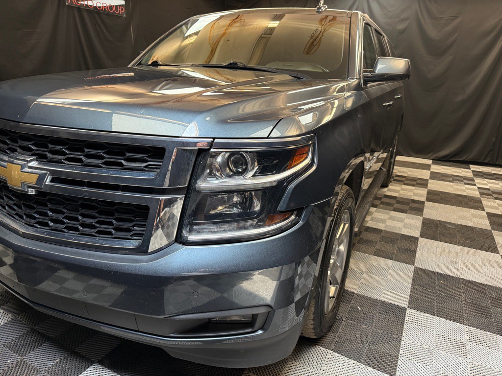 2020 Chevrolet Suburban Image 3