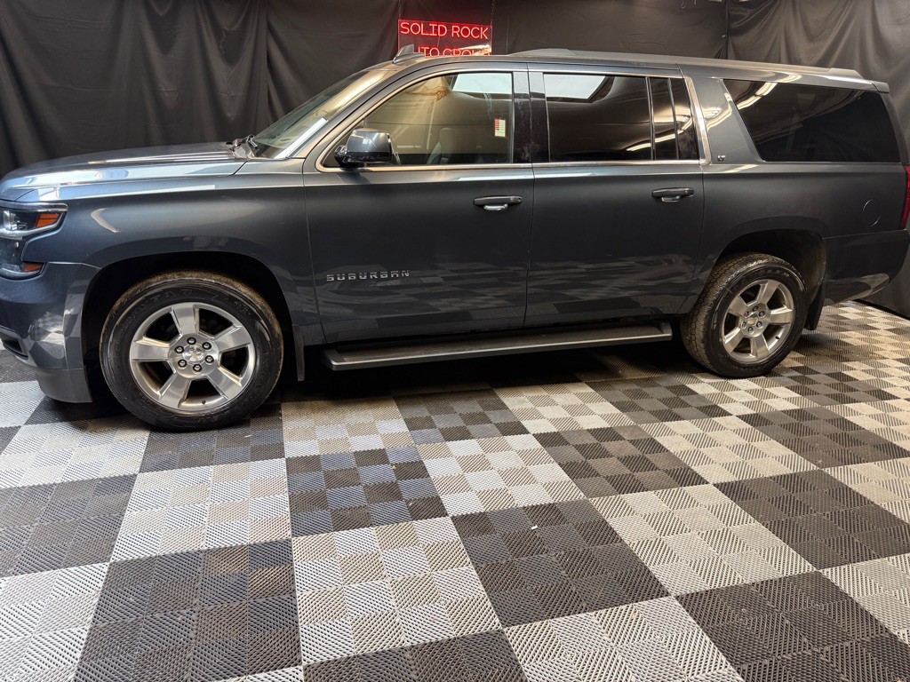 2020 Chevrolet Suburban Image 5