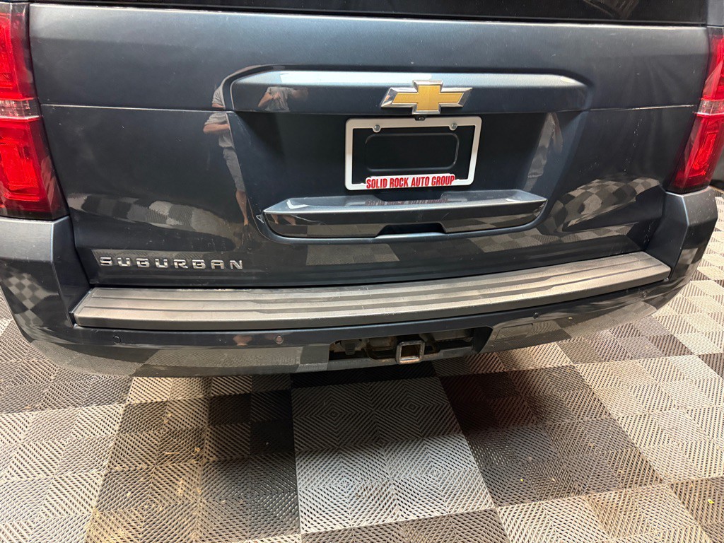 2020 Chevrolet Suburban Image 6