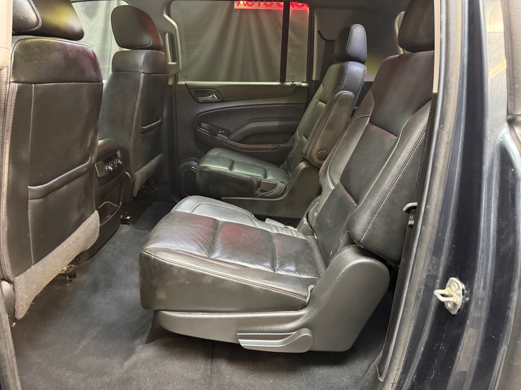 2020 Chevrolet Suburban Image 15
