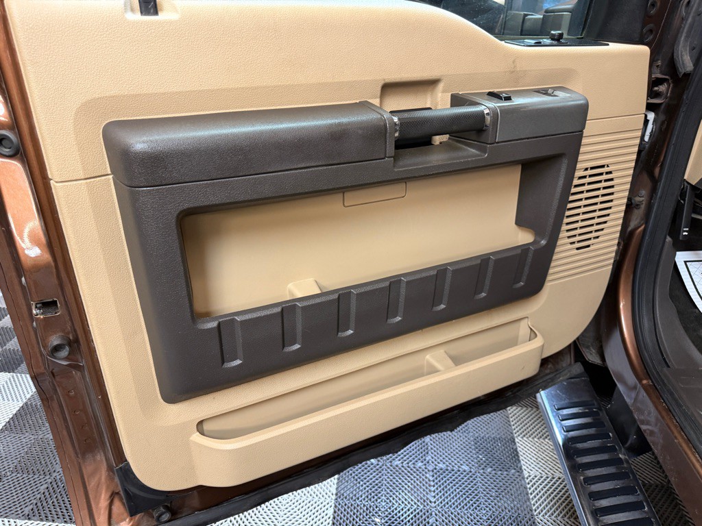 2011 Ford F-250 Image 16