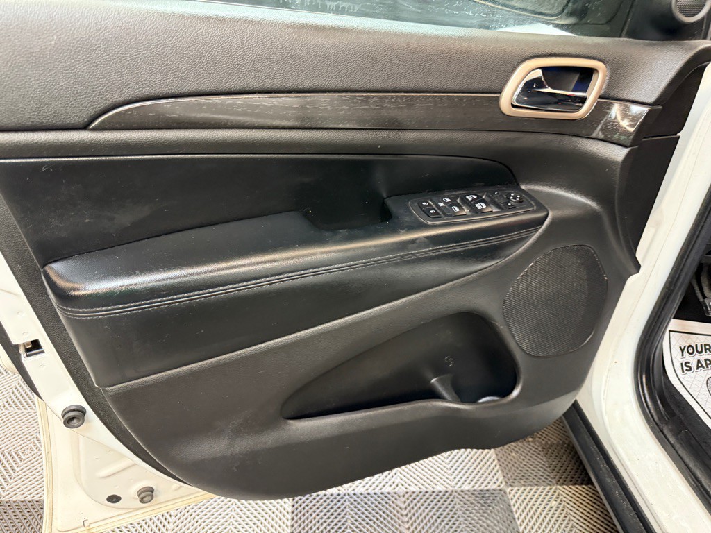 2017 Jeep Grand Cherokee Image 11