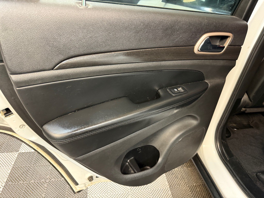 2017 Jeep Grand Cherokee Image 13