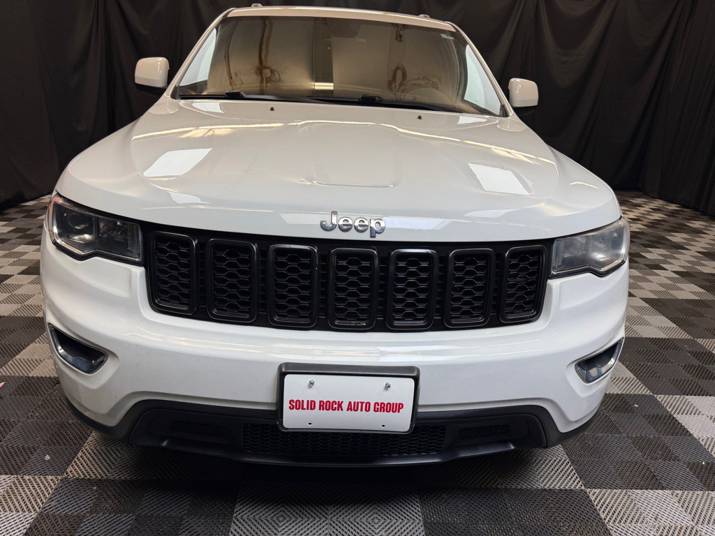 2017 Jeep Grand Cherokee Image 2