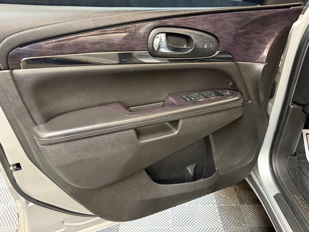 2017 Buick Enclave Image 12