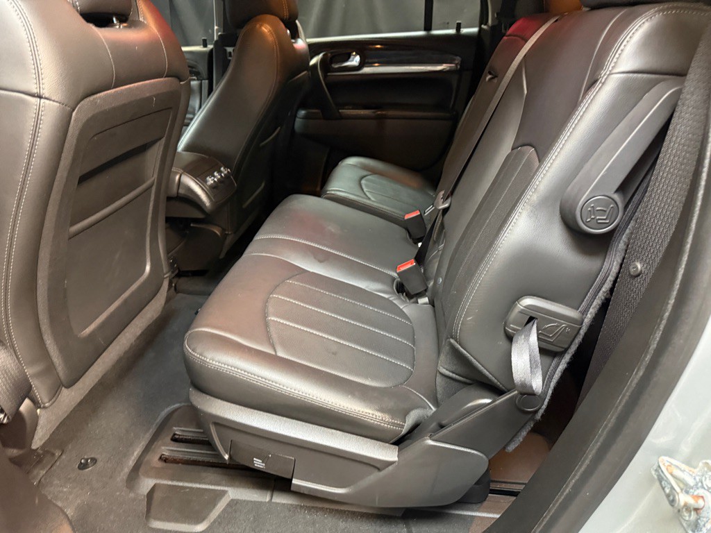2017 Buick Enclave Image 14