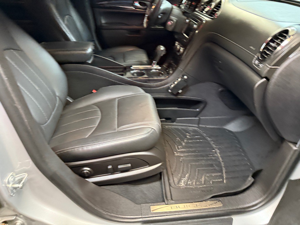 2017 Buick Enclave Image 17