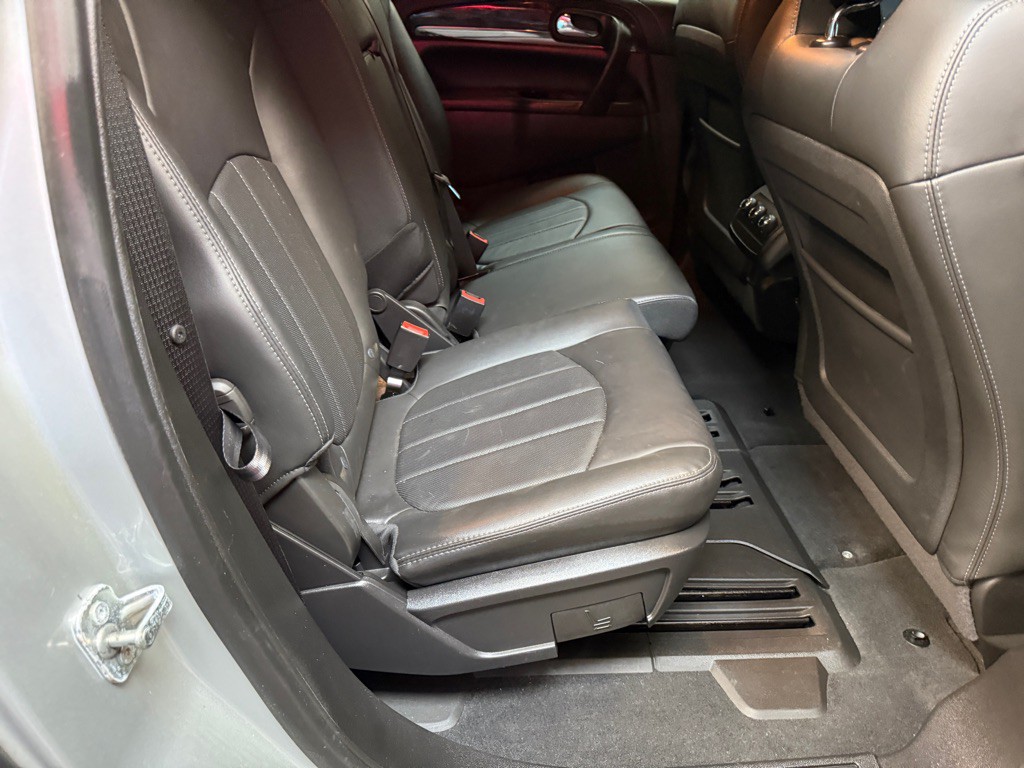 2017 Buick Enclave Image 19