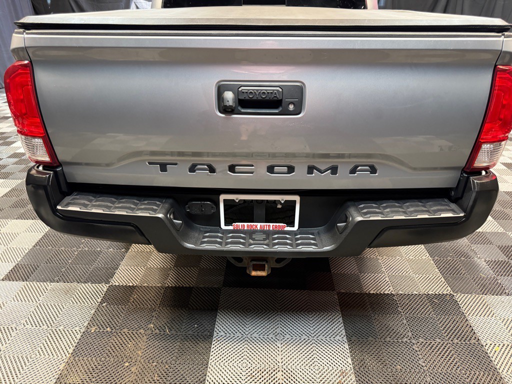 2017 Toyota Tacoma Image 7