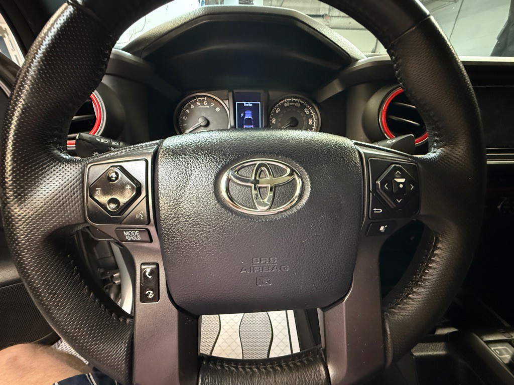 2017 Toyota Tacoma Image 12