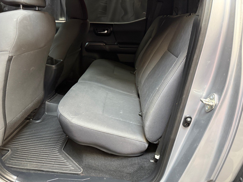 2017 Toyota Tacoma Image 15