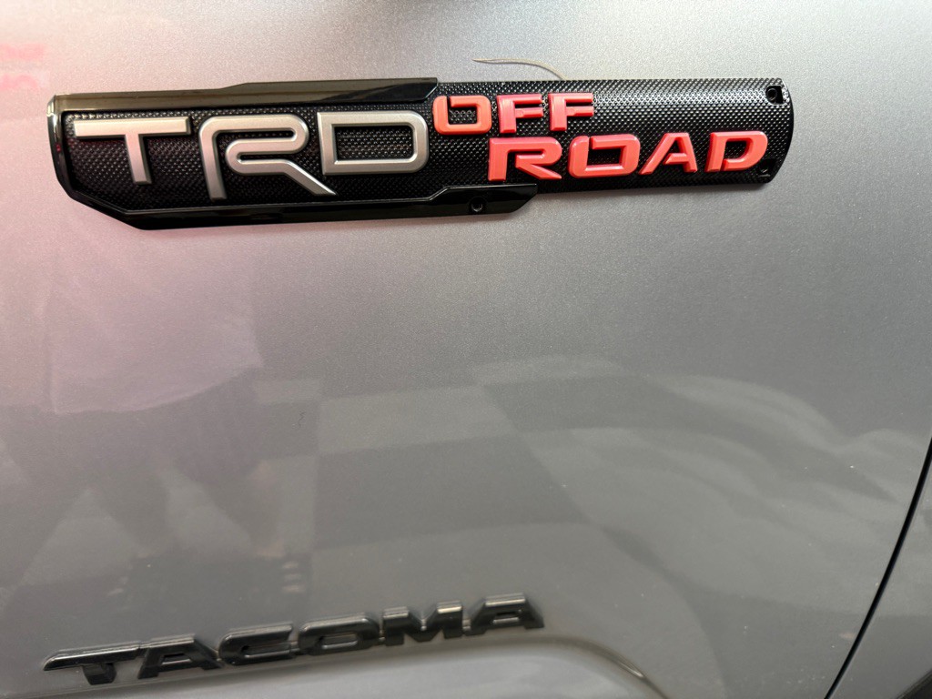 2017 Toyota Tacoma Image 17
