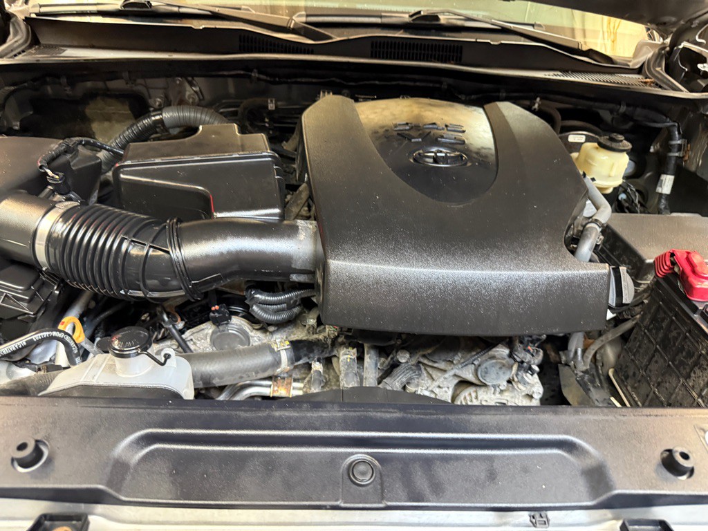 2017 Toyota Tacoma Image 21