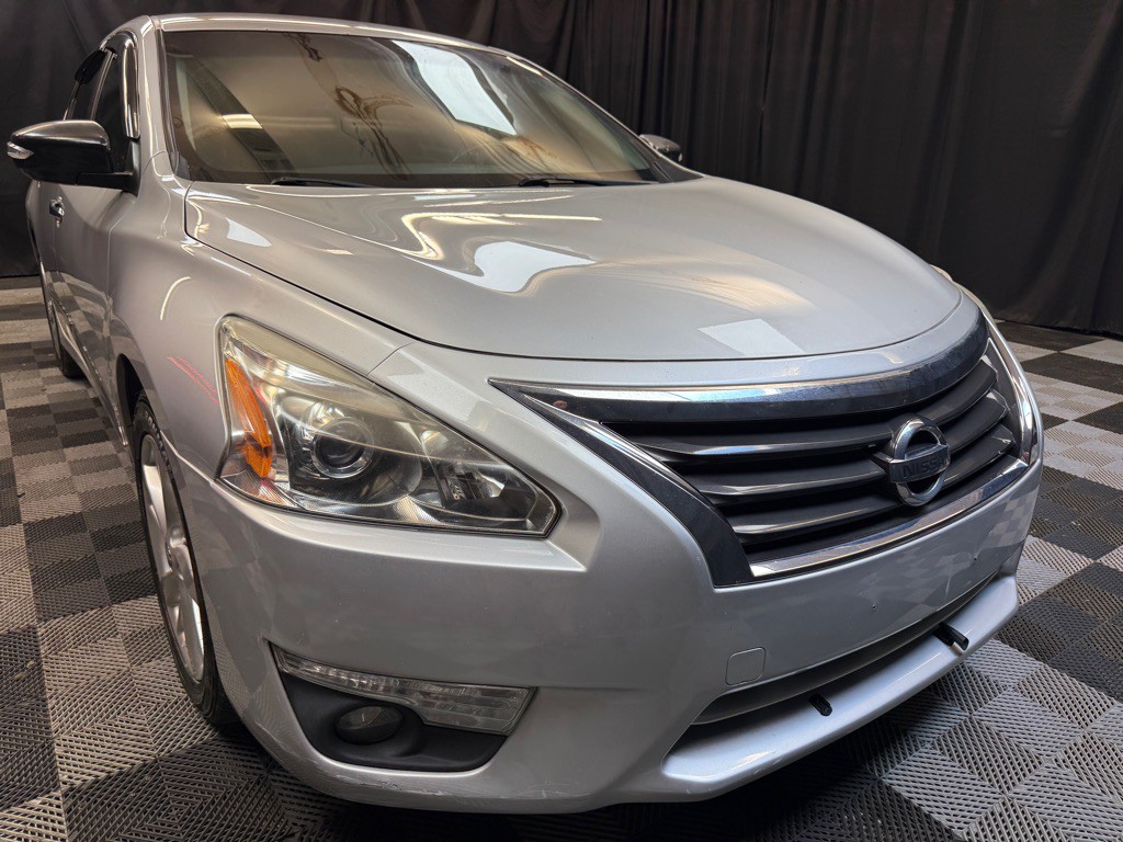 2013 Nissan Altima Image 1