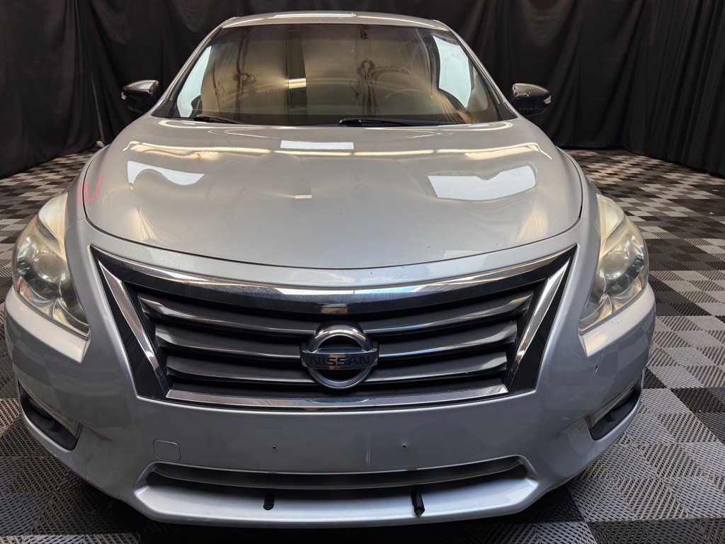 2013 Nissan Altima Image 2