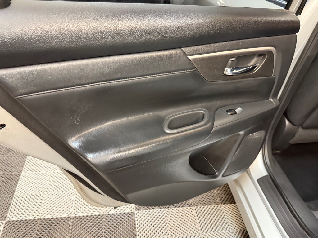 2013 Nissan Altima Image 16
