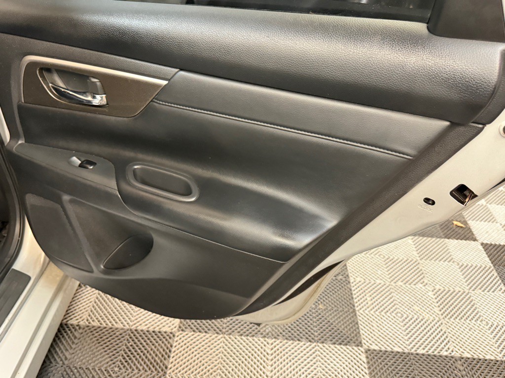 2013 Nissan Altima Image 21