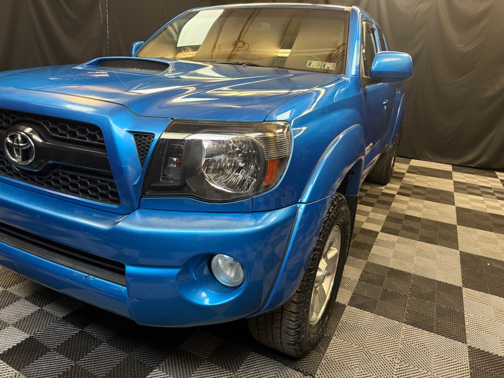 2011 Toyota Tacoma Image 3